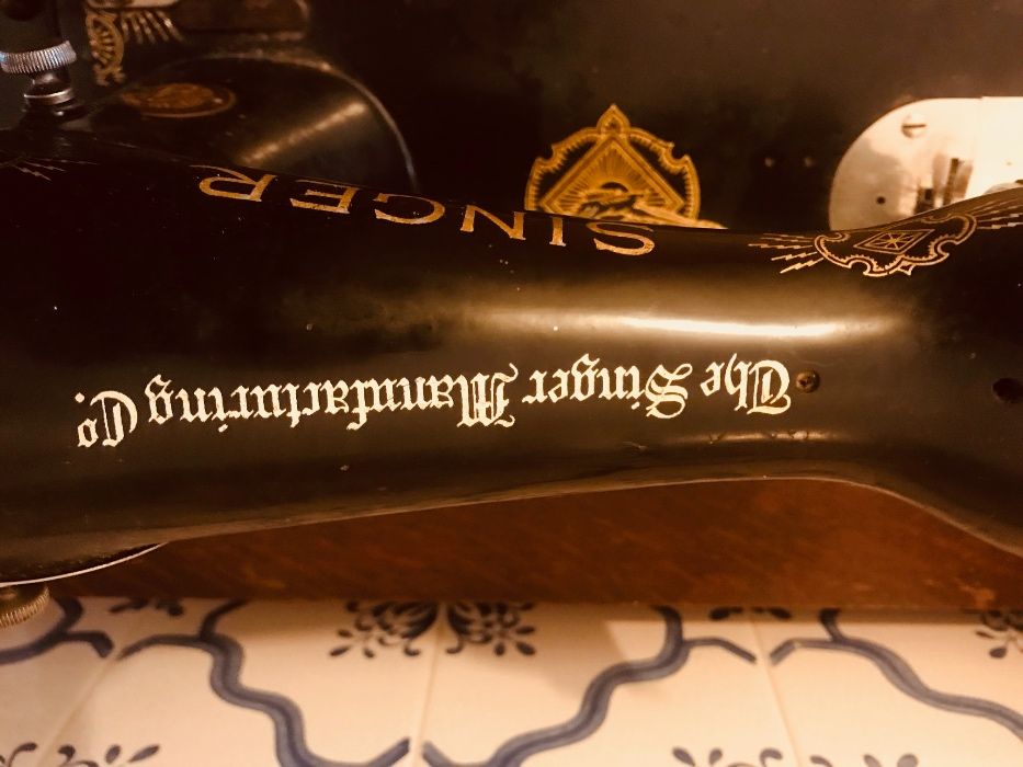 Máquina de Costura SINGER