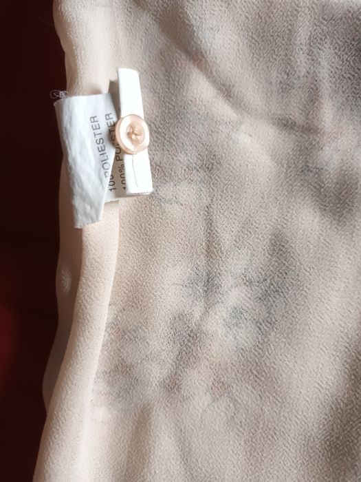 Blusa primaveril em tons suaves