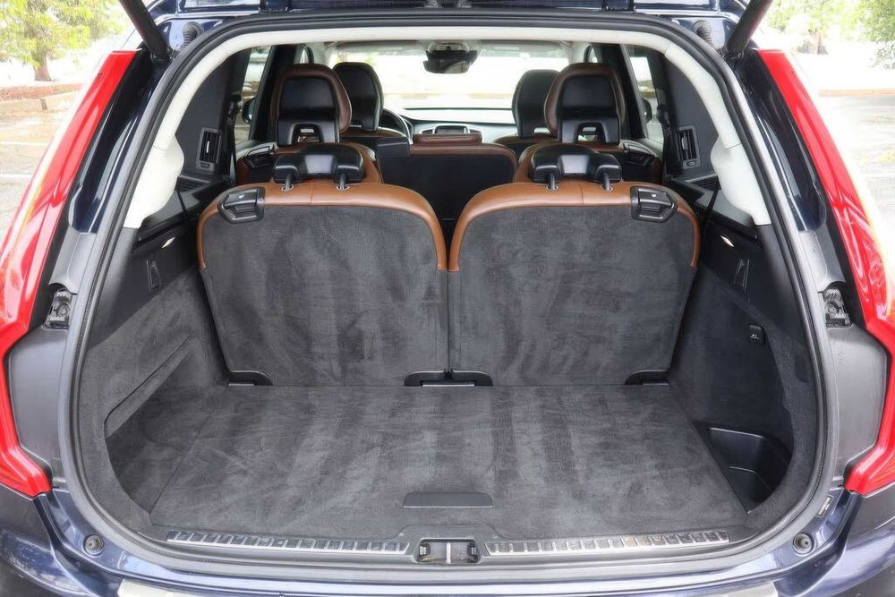 Volvo XC90 T6 Momentum      2019
