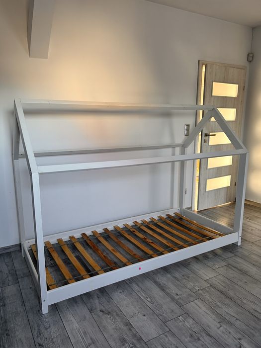 Łozko domek drewniane