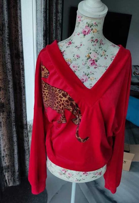 Welurowa bluza z panterą w kolorze czerwonego wina  roz. s/m 36/38