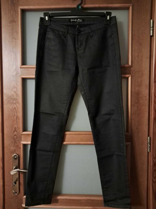 spodnie damskie a'la skóra w kolorze ciemnego grafitu z połyskiem