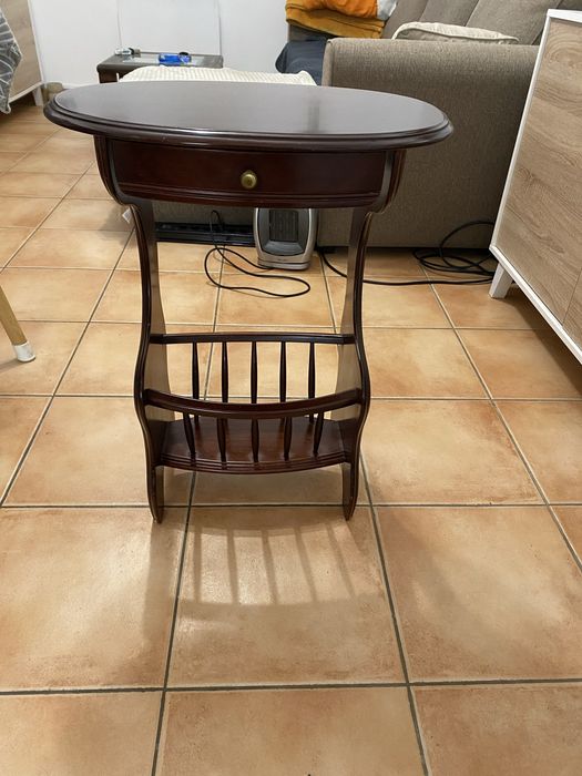 Móvel porta revistas