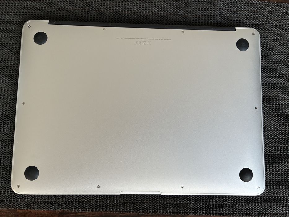 MacBook Air 2017 13 cali 8 GB i5 128 GB uzywany