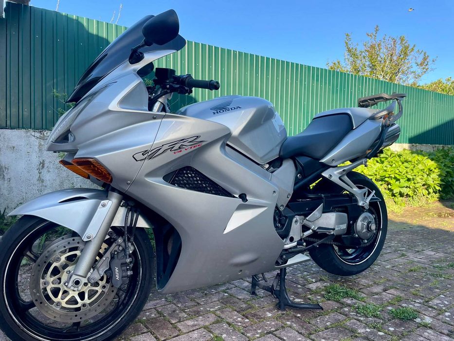 Honda VFR800 VTEC RC46
