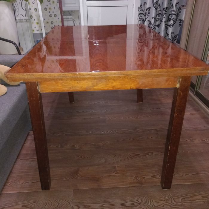 Стіл обідній, кухонний