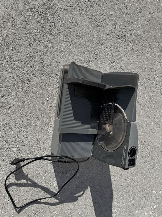 Fiambreira/ Máquina de fatiar queijo e fiambre