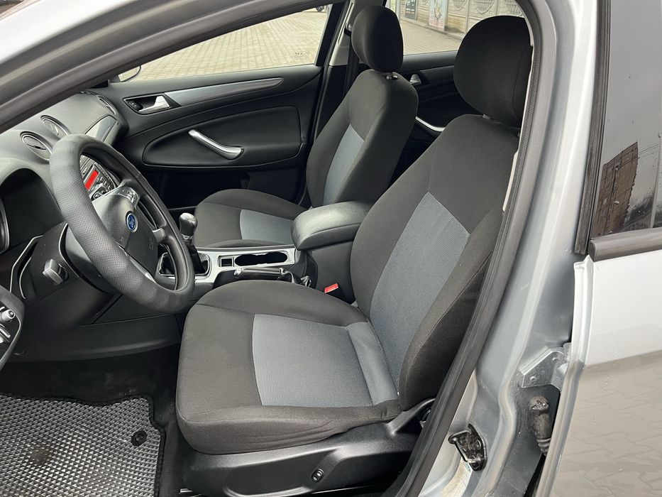 Ford Mondeo 2012 1.6 бензин