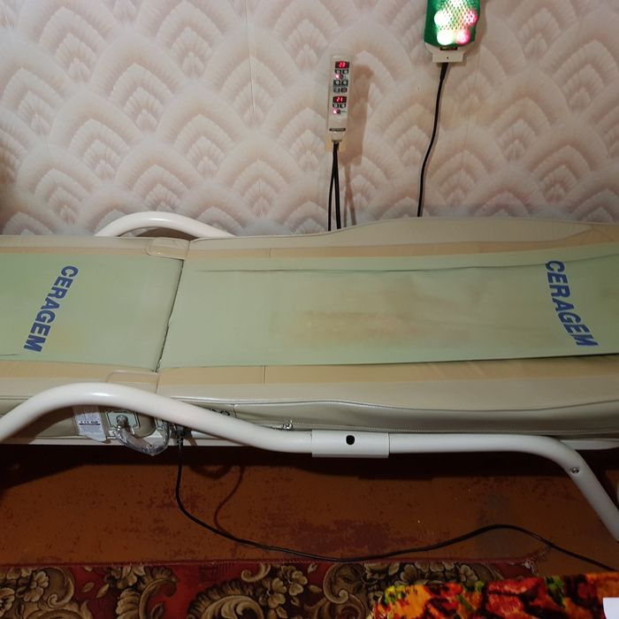 Масажне ліжко серагем