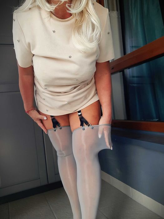 pończochy zakolanówki szare. Olej