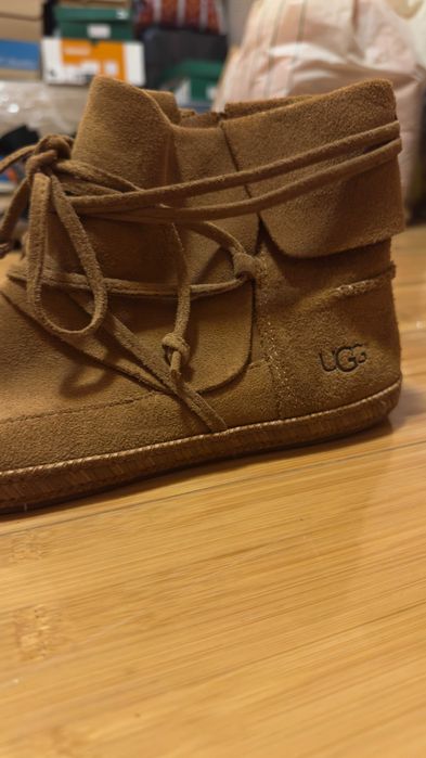 Демісезонні UGG нові! розмір 40,5