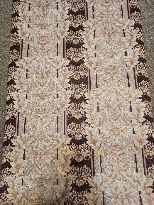 Обои виниловые рельефные на бумажной основе.