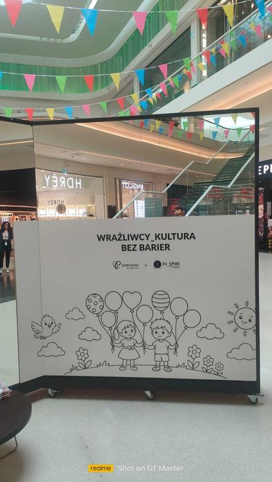 Oklejanie Witryn Folia OWV / Mrożona / Reklama na Okna - DRUKUJEMY WITRYNY