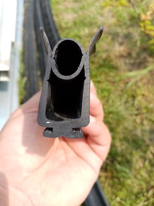 Uszczelki gumowe do bram segmentowych