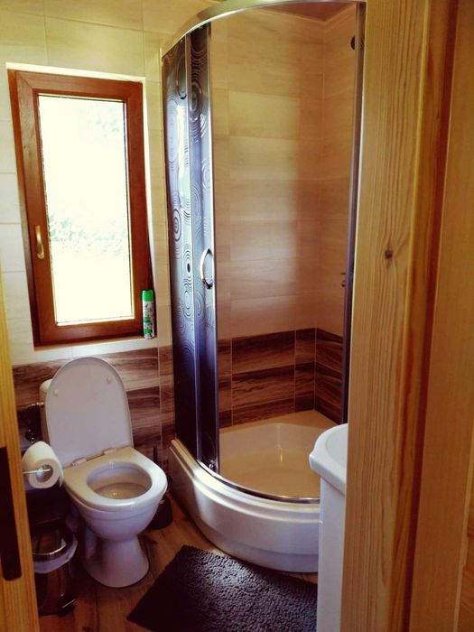 Bieszczady domek w zielonej dolinie Solina Polańczyk