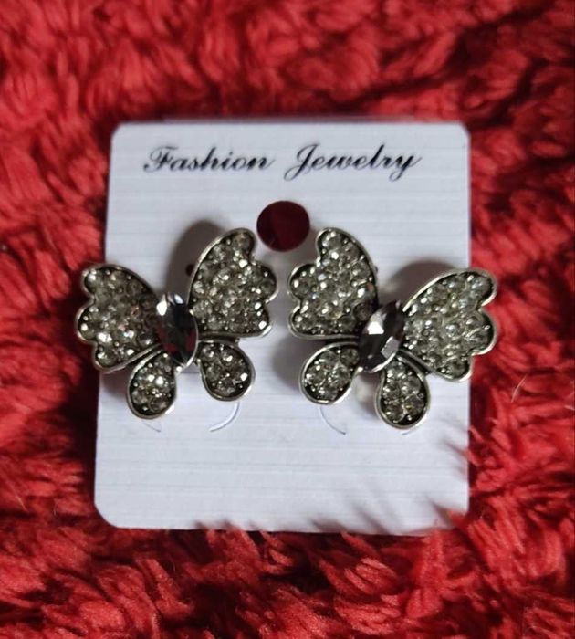 Butterfly-shaped earrings64730031539203120