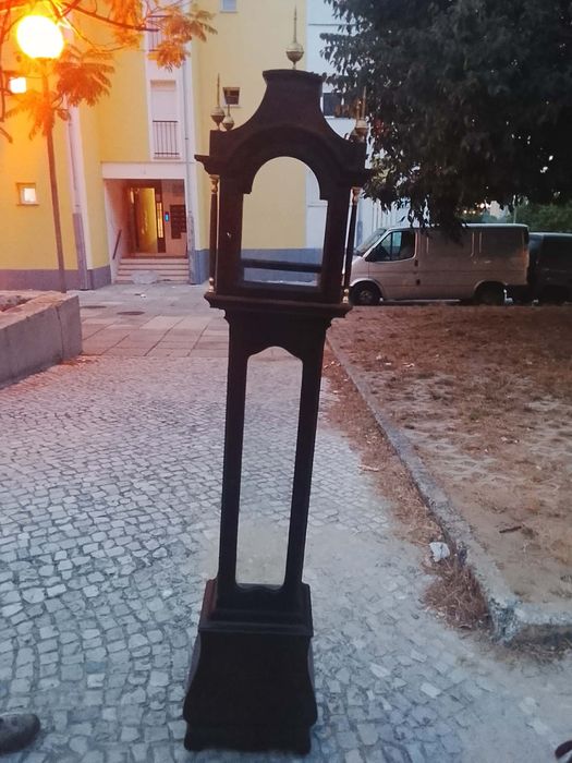 Caixa para relógio pé alto