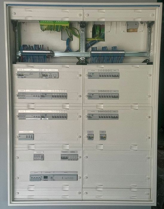 Eletricista – Instalações e Reparações Urgentes