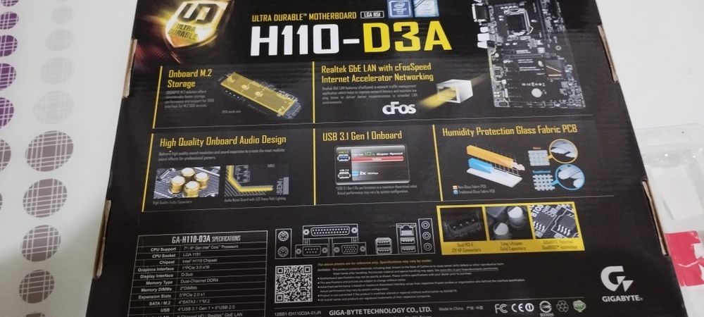 Материнская плата GIGABYTE