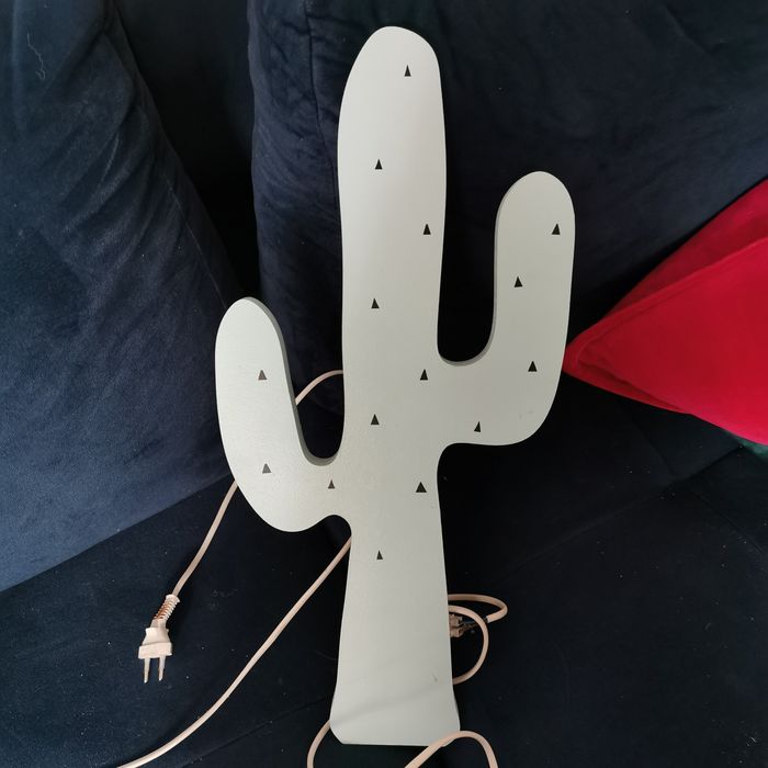 Lampka nocna ścienna