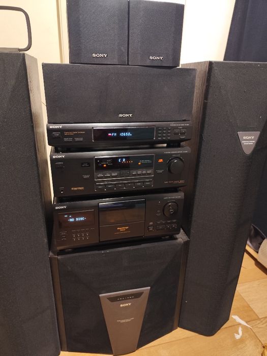 Aparelhagem Sony Composto por:
5 Colunas