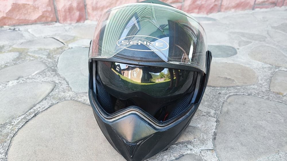 Шолом для мото техніки.