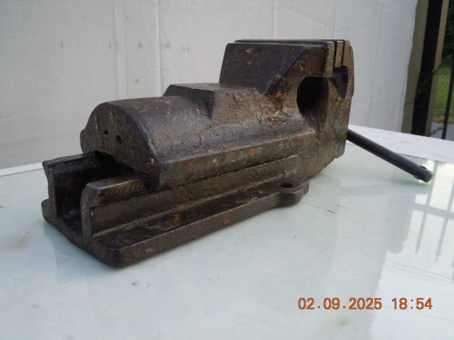 Imadło stołowe ślusarskie 125 mm rozwarcie 135 mm polskie Bison