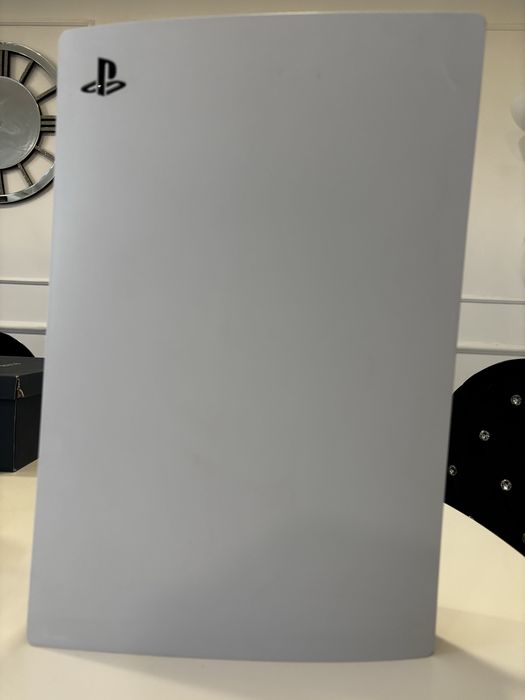 Playstation 5 z 3 padami