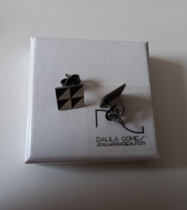 Dalila Gomes - Brincos prata oxidada