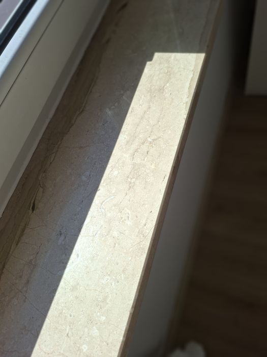 Parapet marmurowy beż piaskowy z demontażu