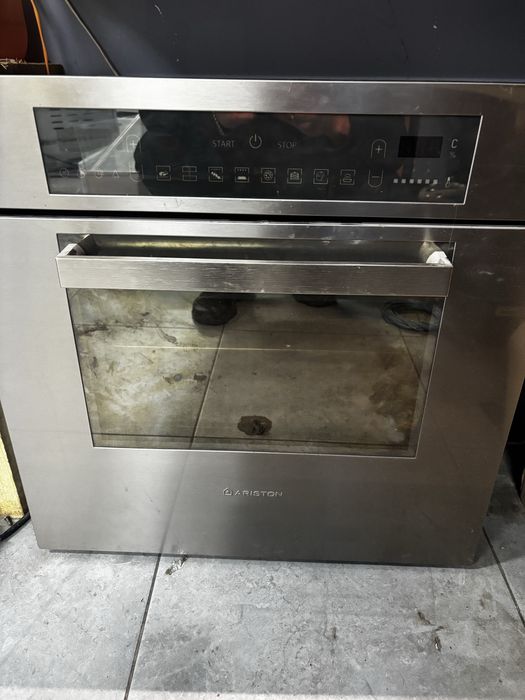 Духовка ariston продам