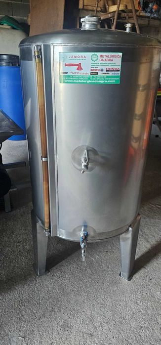 2 cubas de vinho em inox + esmagador de uvas elétrico