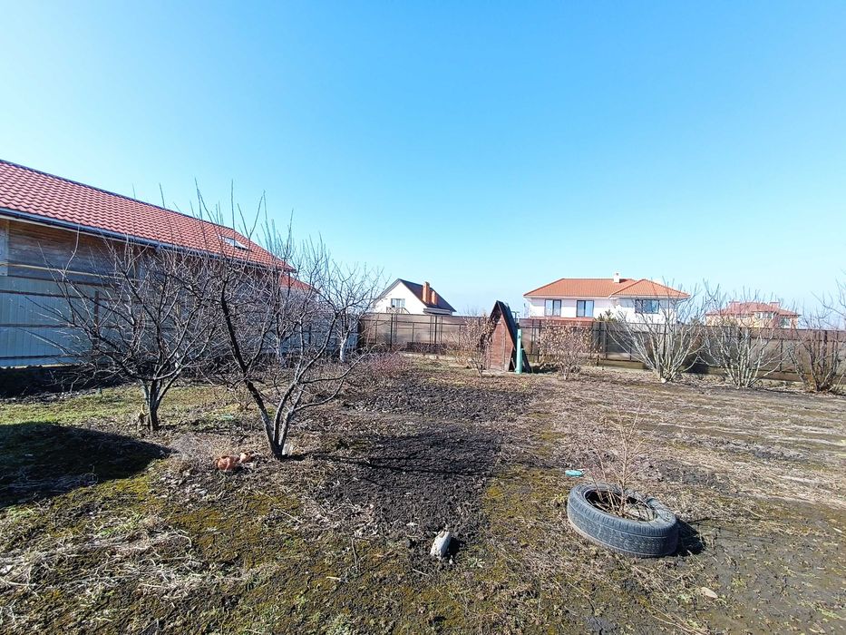 Продам ділянку з дачним будинком с.Санжійка