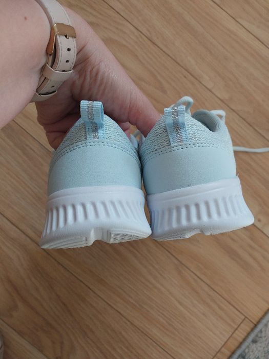 Buty sportowe lekkie sneakersy Vty rozmiar 37