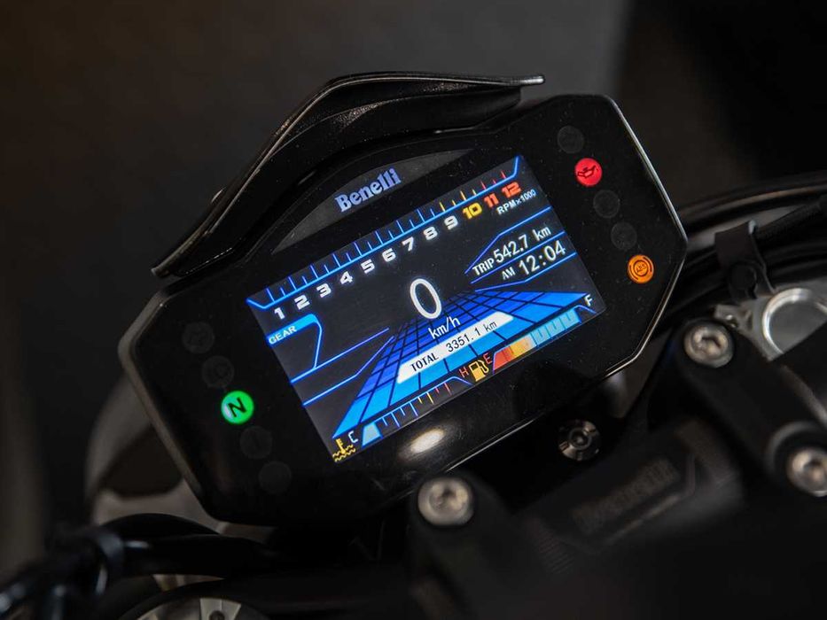 Benelli 752S em estado novo Ano 2024 com 3351 Kms e Extras