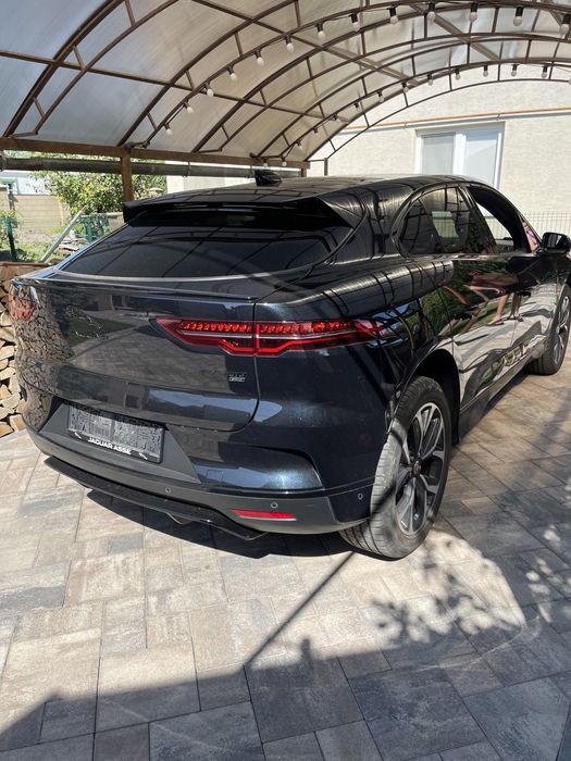 Бампер перед, зад Jaguar i-pace та інші запчастини.