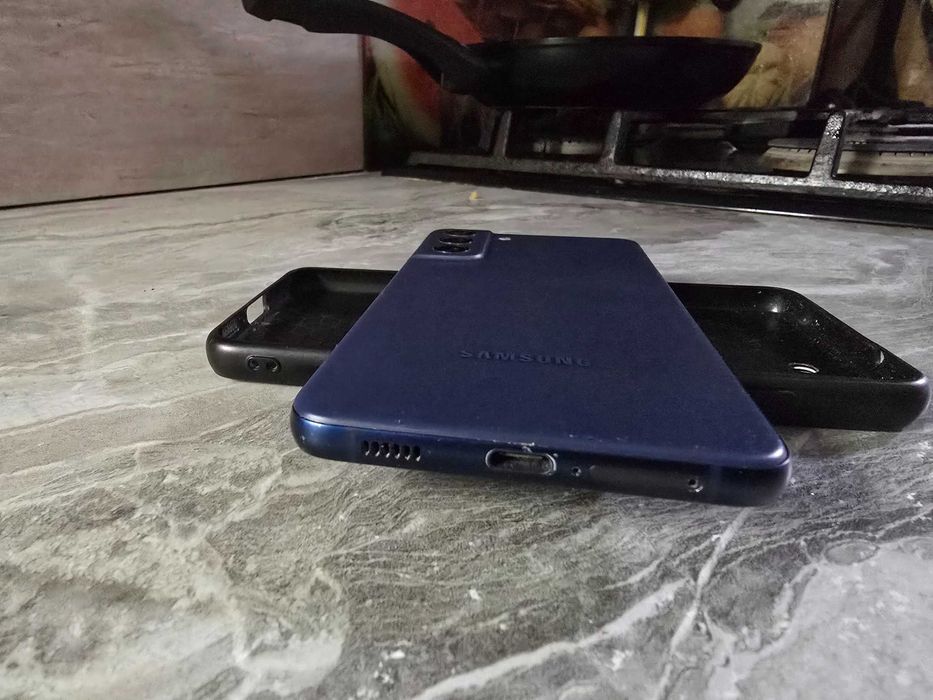 S21 FE 6/128 Android 16