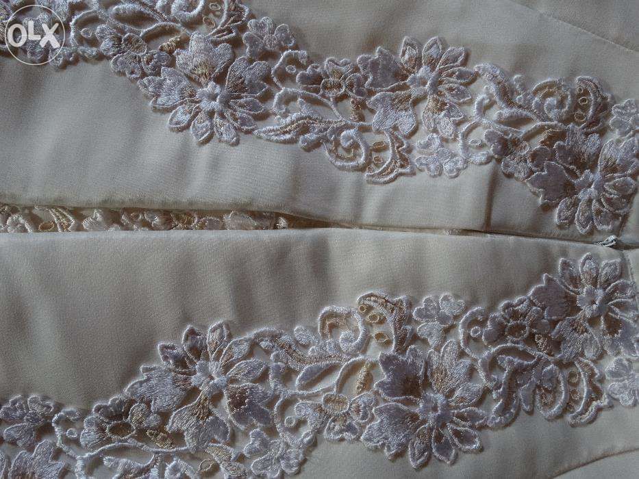 Suknia ślubna kolor szampan