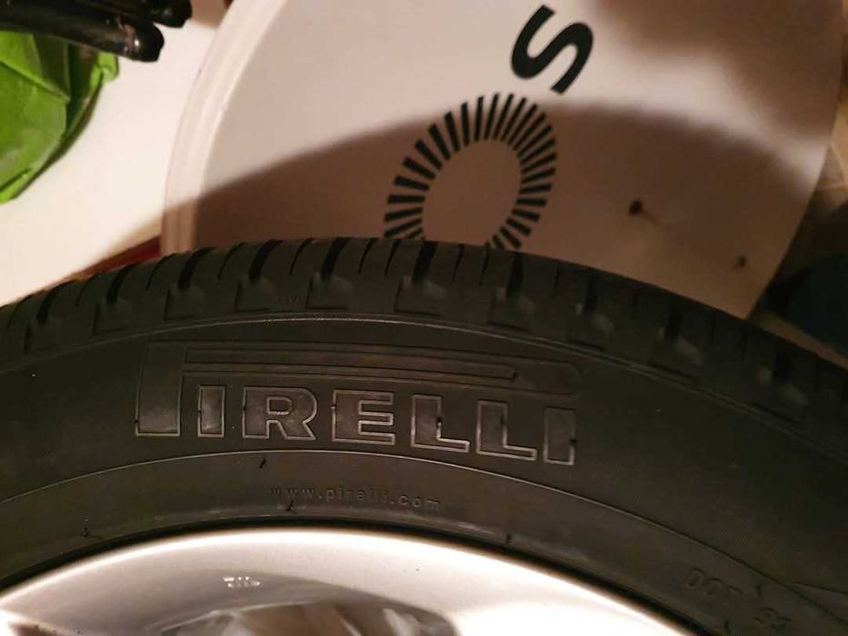 Pneus Pirelli com jante 18 Infiniti