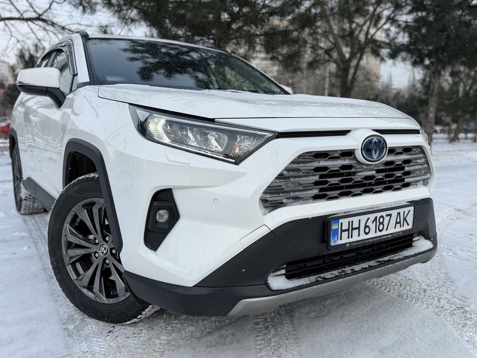 Продам Toyota RAV 4 Гибрид 2023г.