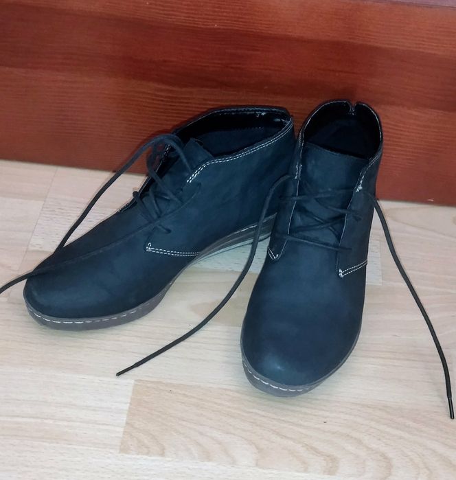 Ботинки. Кожаные . Производство Clarks shoes.Размер 37 - 36.5.