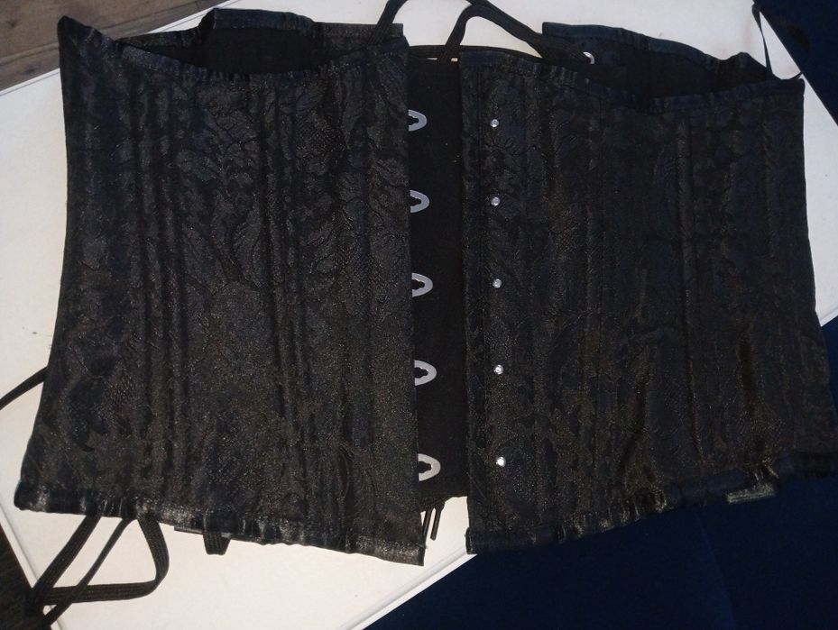 Gorset krótki czarny sznurowany