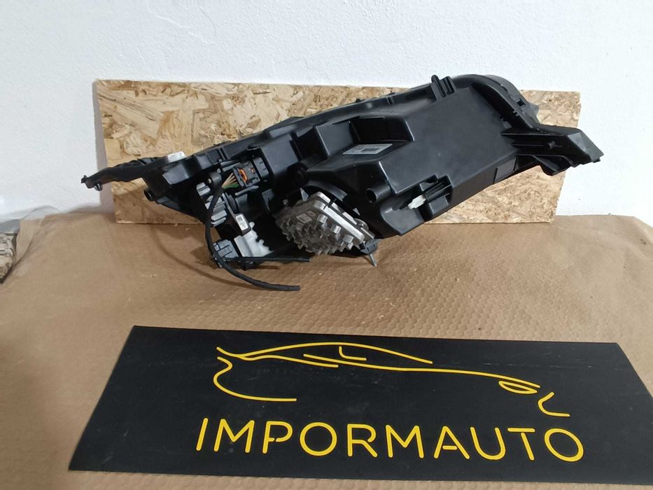 Farois esquerdo e direito Peugeot 2008II GT