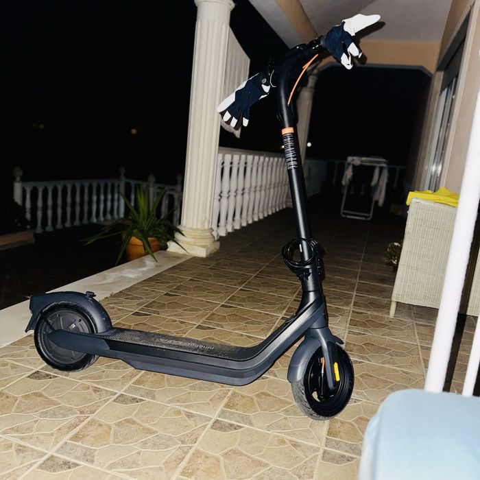Trotinete Elétrica SEGWAY NINEBOT E2 Pro E (750 W - Autonomia: 40 Km