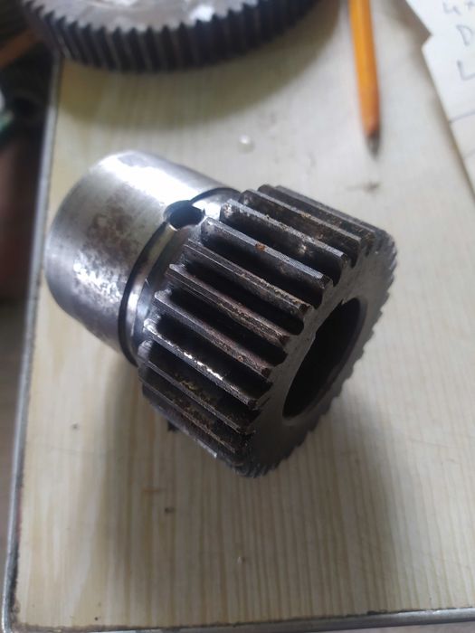 шестерня електродвигуна    Z-30. m-2.  h-70. d-32 . D-64 шпонка 10