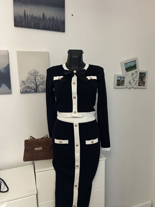 Garnitur  ze spodnicą i bluzka