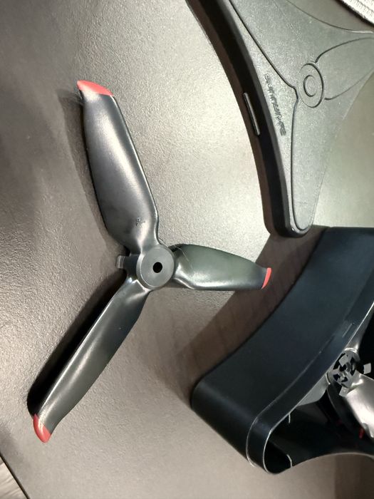пропеллер dji fpv в кейсі