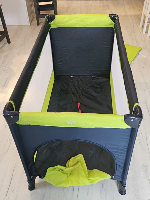 Łóżeczko turystyczne Moolino Fun – zielone, w bardzo dobrym stanie