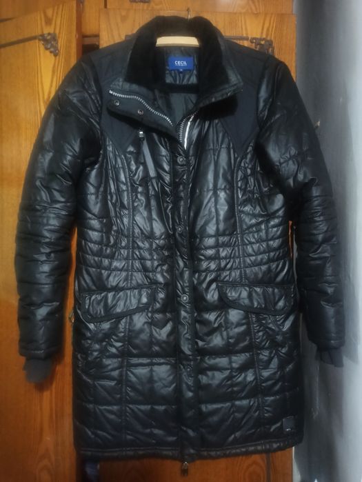 Одяг б/у в ідеальному стані куртки100ог.ціна 200 світера 50грн ог.110