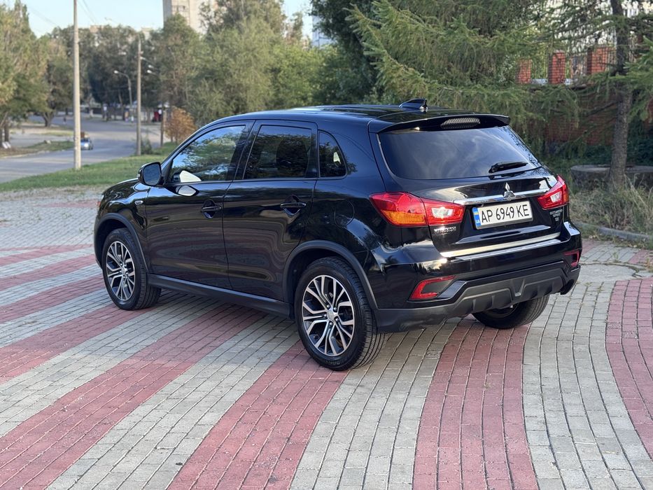 Продам Mitsubishi Outlander Sport 2017 года АКПП 4х4 в отличном состоя